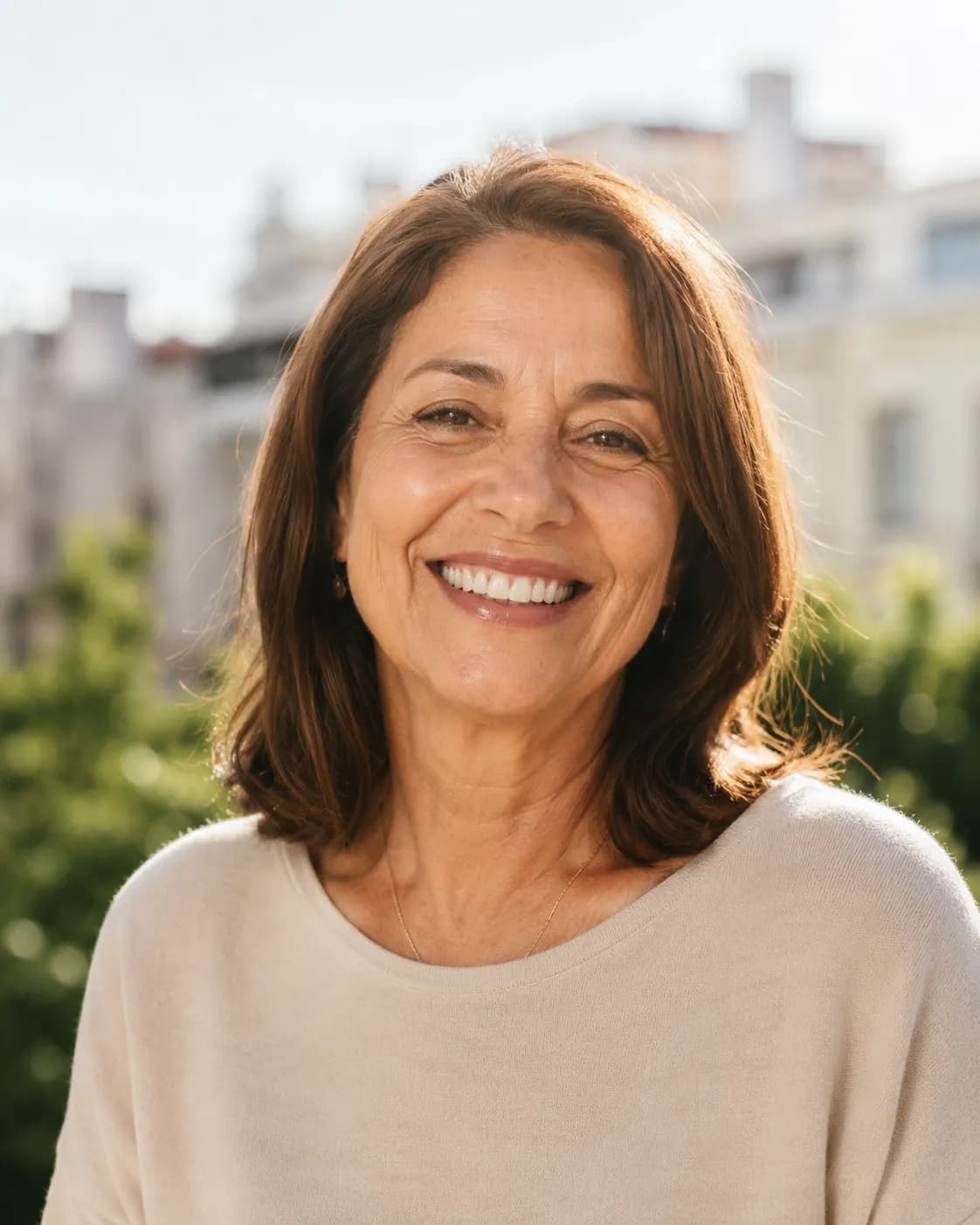 Elena, pacientă DentalMed Brașov după fațete dentare